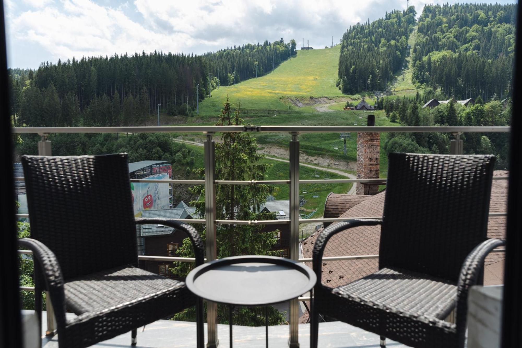 Синя Гора Bukovel Exterior photo